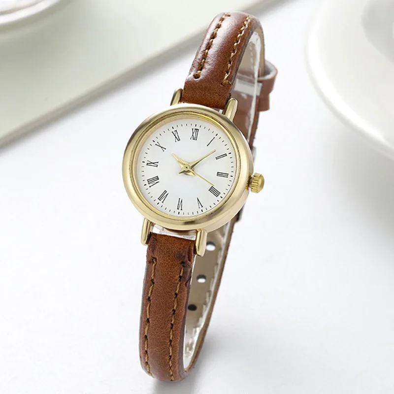 Montre-bracelet à quartz en cuir pour femme, montres simples, design de luxe, petit cadran rond, horloge pour femme