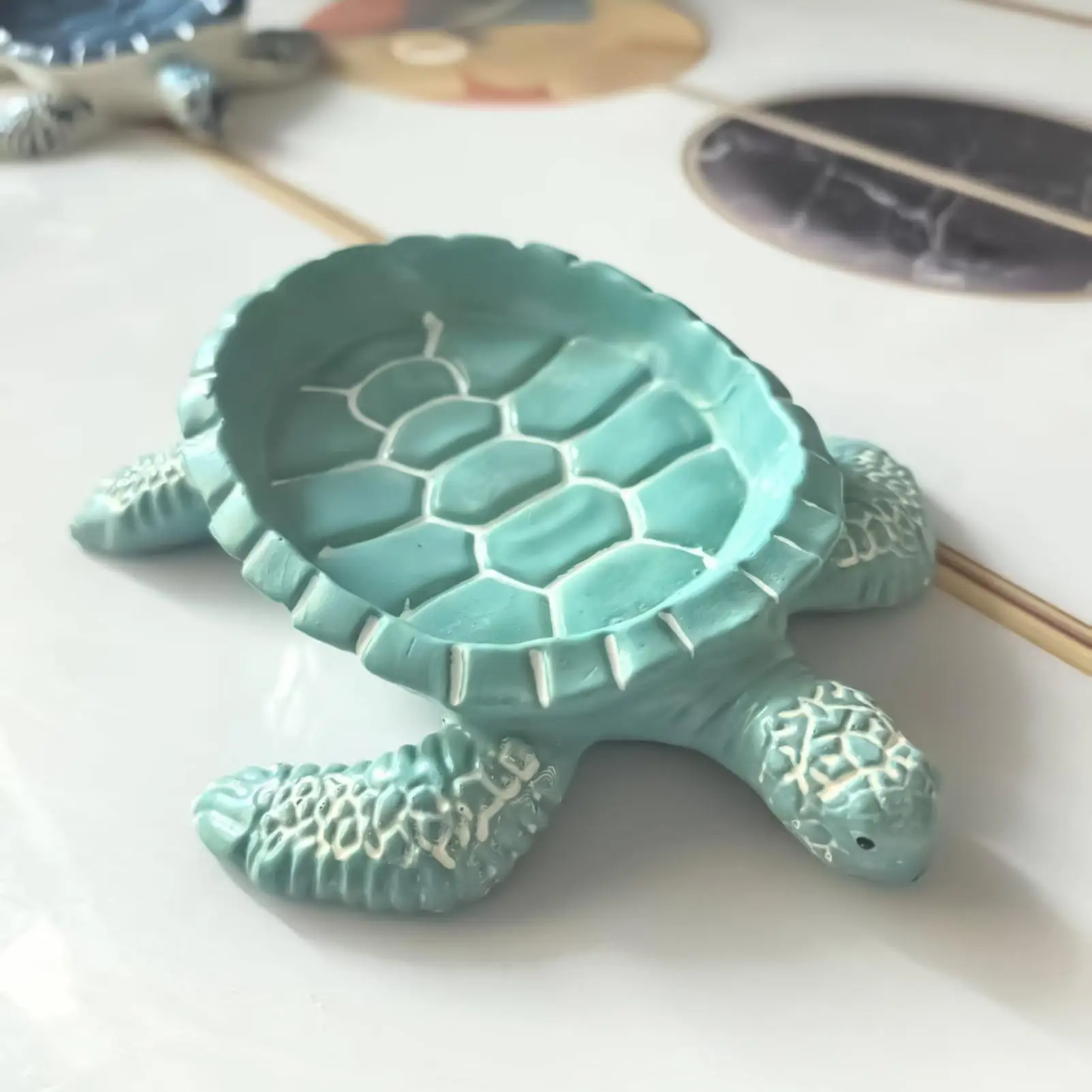 Turtle Shaped Soap Rack Plastic Countertop Storage Box Non-Slip Drain Soap Dish Container for Kitchen Sink Bathroom Countertop