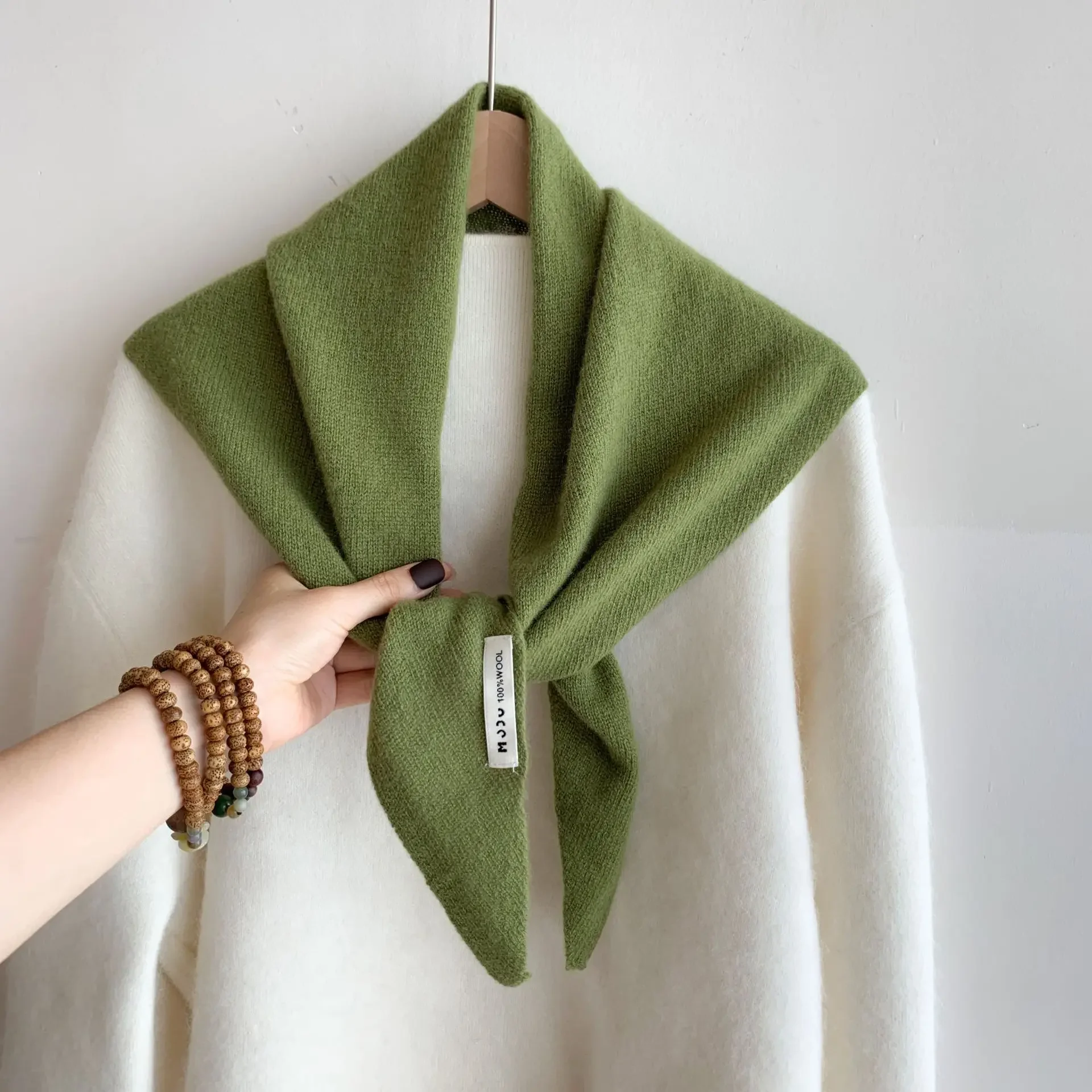 Dreiecksschal Nischenwolle Dreiecksschal Damen Kopftuch Strickschal Multifunktionaler warmer Strickschal – Detail 11