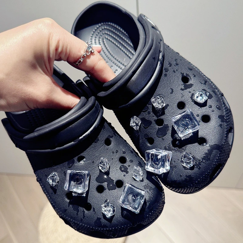 Whole Set Hot Sale DIY Hole Shoes Charms for Creative Ice Cubes Charms Designer Quality Garden Shoe Decoration Girl Gift