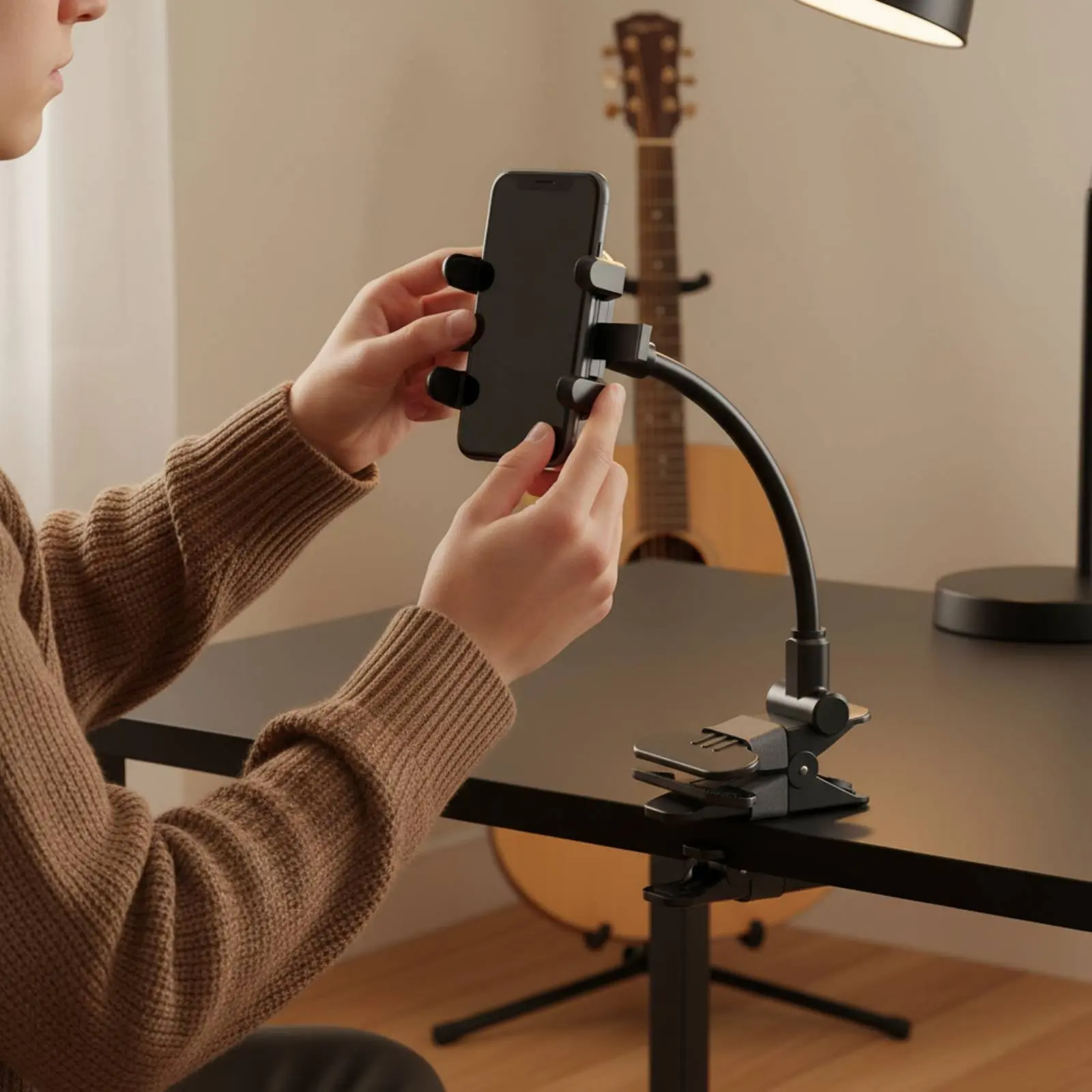 

Guitar Headstock Phone Clamp 360° Rotation Guitar Phone Holder Flexible Mobile Phone Stand Lightweight and Portable