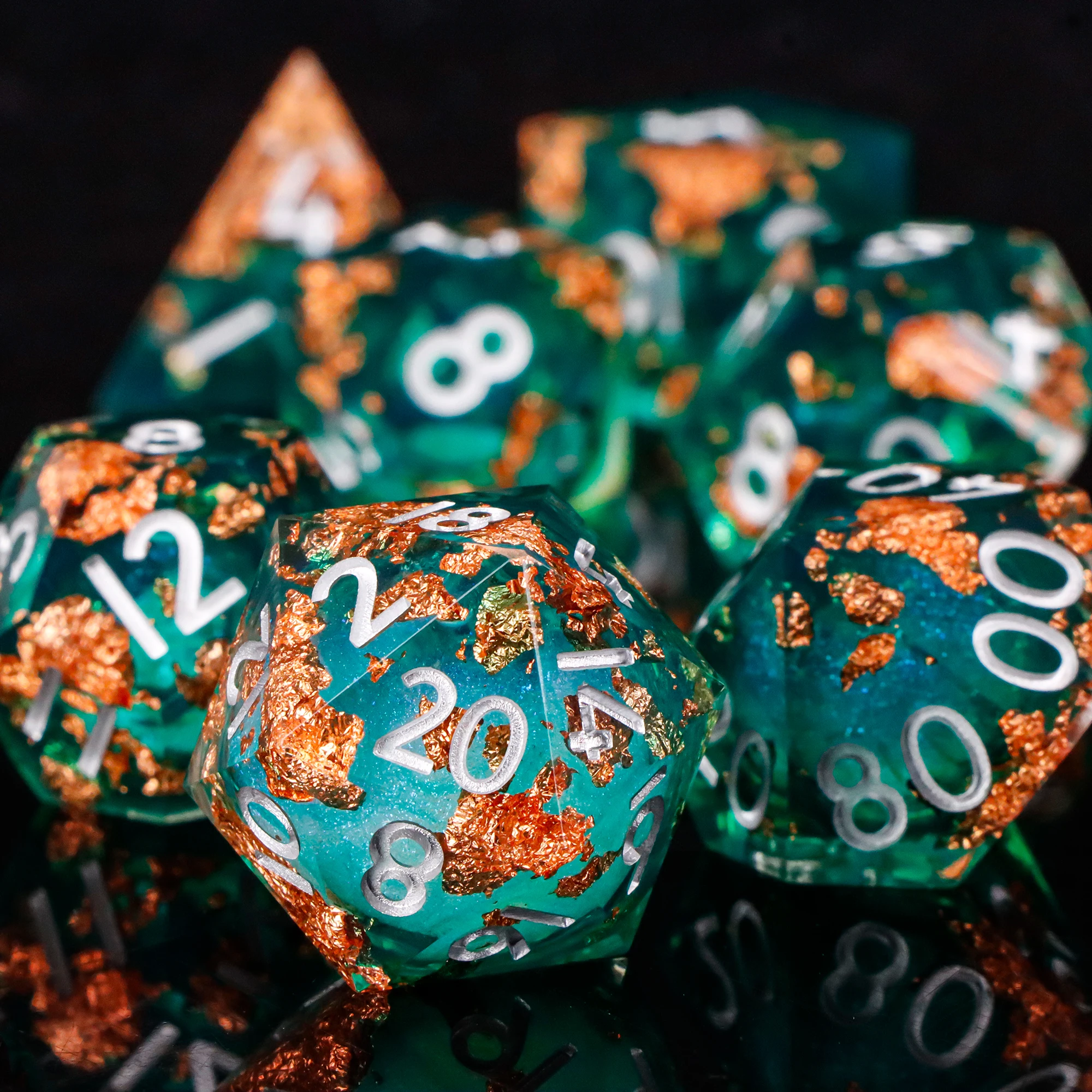 

7Pcs Liquid Core Koi Fish DND Dice Set,Ocean Themed Resin Role Playing D&D Dice including D20 D12 D10 D8 D6 D4 Sharp Edge