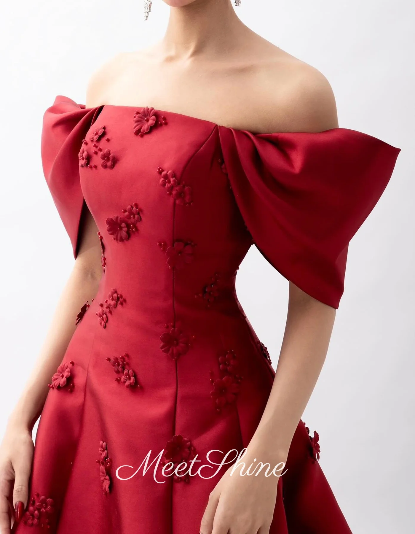 Romantyczne burgundowe sukienki na studniówkę z odkrytymi ramionami, kwiaty 3D, fason A-line, tren zamiatający, suknie wieczorowe, suknia ślubna z Arabii Saudyjskiej, szyta na miarę.