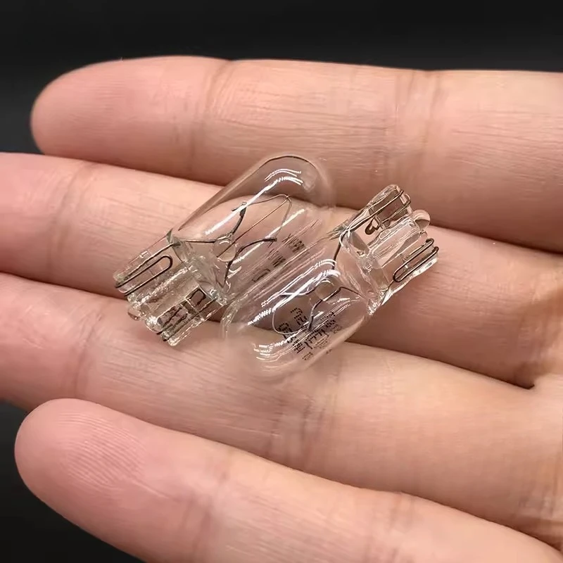 

2pcs For Volkswagen Passat Lavida Sagitar Rear License Plate Bulb 12V 5W