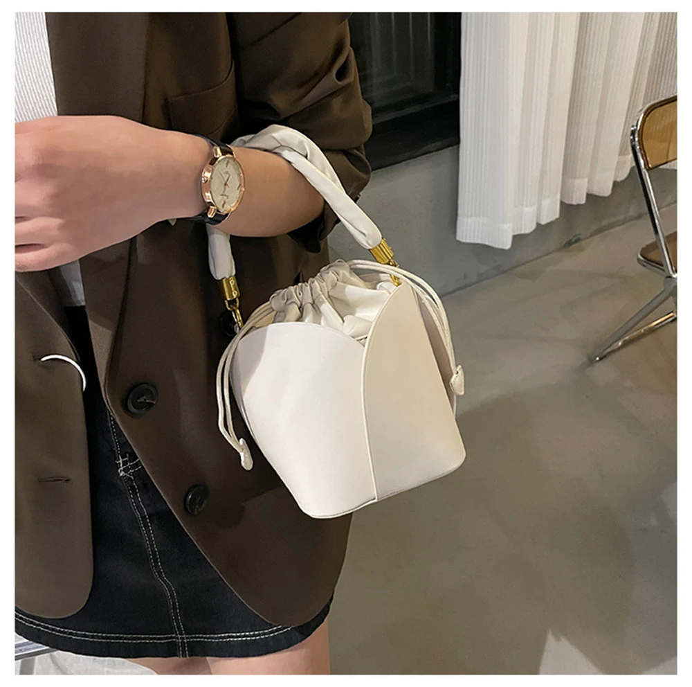 Retro PU Bucket Bag 2023 New Women\'s Personalized Petal Shape Soft Leather Shoulder Bag Casual Fashion Commuter Handbag Trend