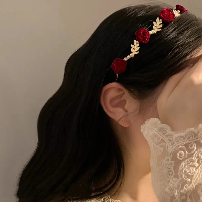 

French Retro Dry Rose Red Flower Pearl Headband for Women, High-End Niche Hairpin Headband Headwear