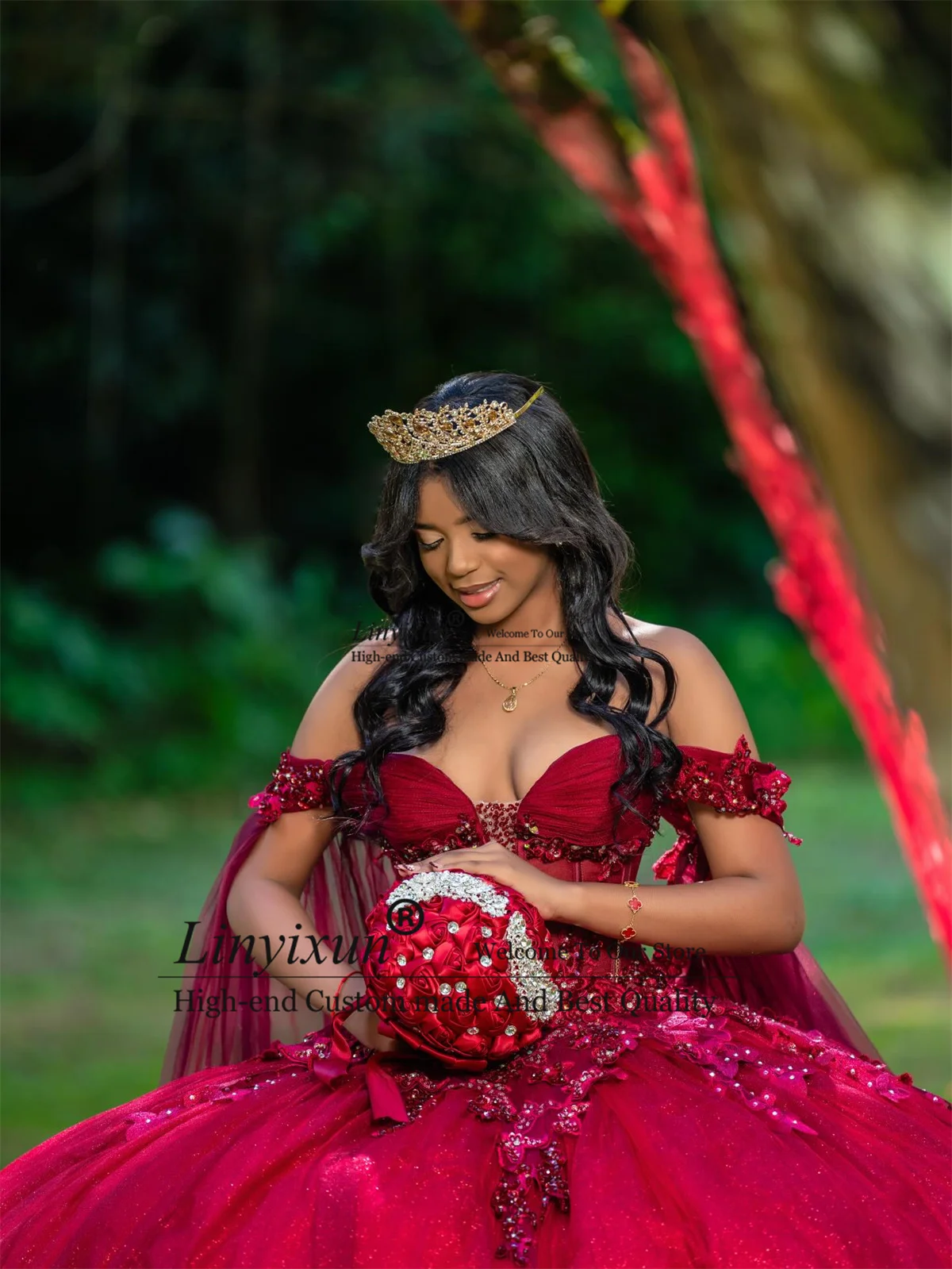 Abito da ballo da principessa per Quinceañera con mantello, applicazioni in pizzo, per compleanno Sweet 16, personalizzato, stile messicano, Vestido De 15 XV Anos