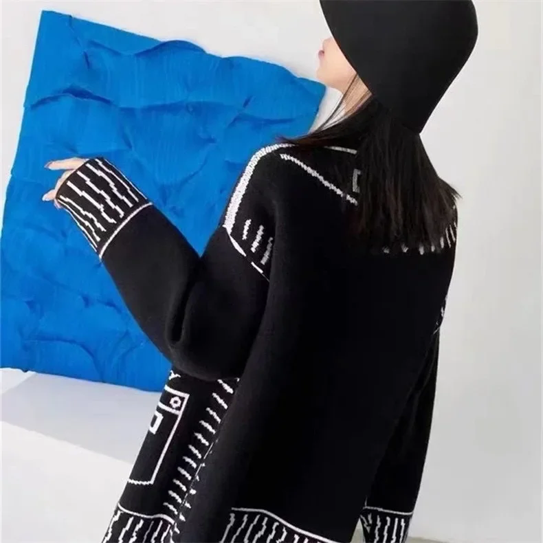 Silhouette Painting Graffiti Sweater Women New 2024 Fall and Winter Black and White Loose Lazy Cardigan Jacket Knitted Tops