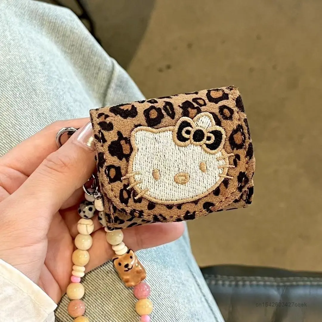 Sanrio Hello Kitty wzór w cętki haft łańcuszek AirPods 1 2 3 etui na słuchawki bezprzewodowe Bluetooth Pro luksusowe etui na słuchawki