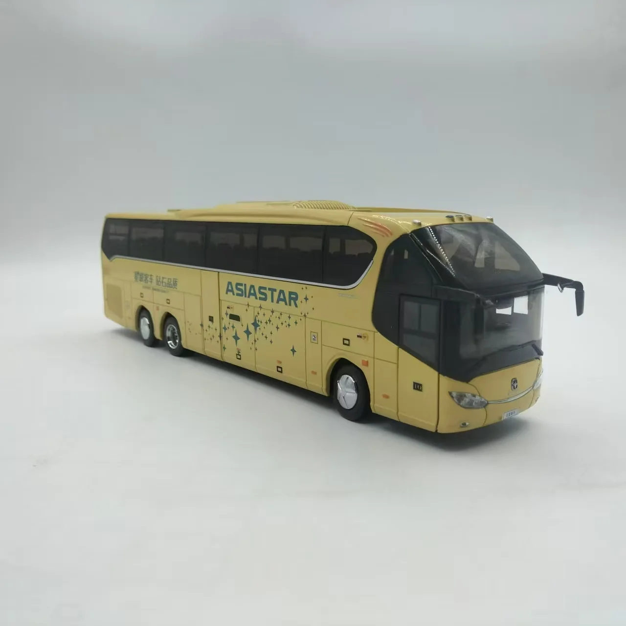 Die-cast 1:43 Scale Yaxing Vitstar Bus Simulation Alloy Static Car Model Fans Collection Home Decoration Metal Ornaments