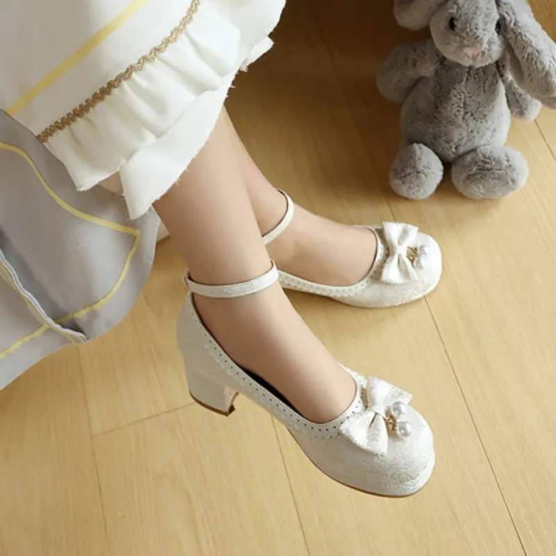 

Милые женские туфли-лодочки с круглым носком на блочном каблуке 3 см, на платформе с пряжкой и ремешком и бантом, большие размеры 46 47 48 Весенние туфли Мэри Джейн