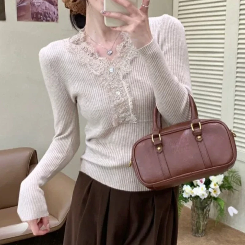 Vintage Women Soft Knit Pullover Scalloped Lace Trim V Neck Vertical Ribbing Long Sleeve Heather Beige Knitted Sweater Inner Top