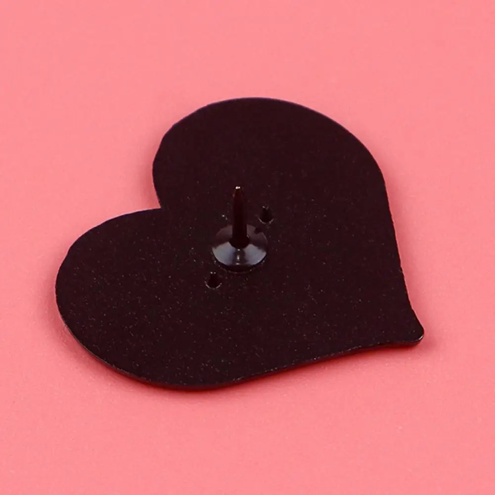 Compact Brooch Accessory Football Pattern Brooch Pin Heart Shape Zinc Alloy Lapel Badge Decorative Sweater Dress for Suit