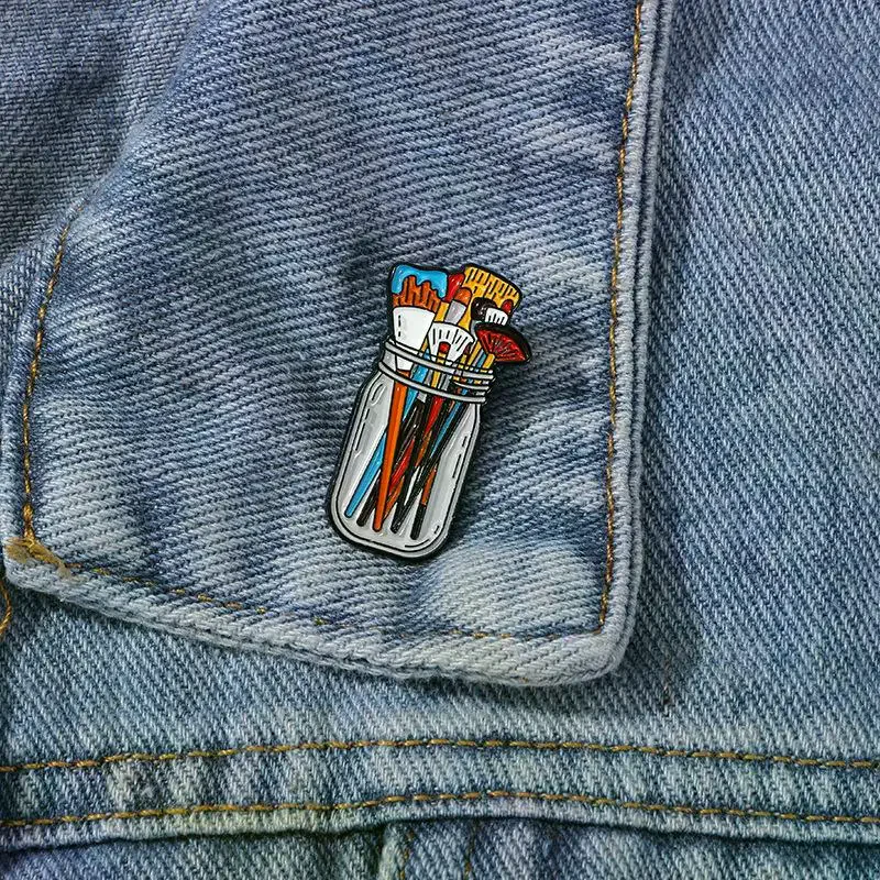 1pcs Cartoon Brush Brooch Personalized and Creative Alloy Dripping Oil Badge Fashionable and Versatile Clothing Bag Brooch