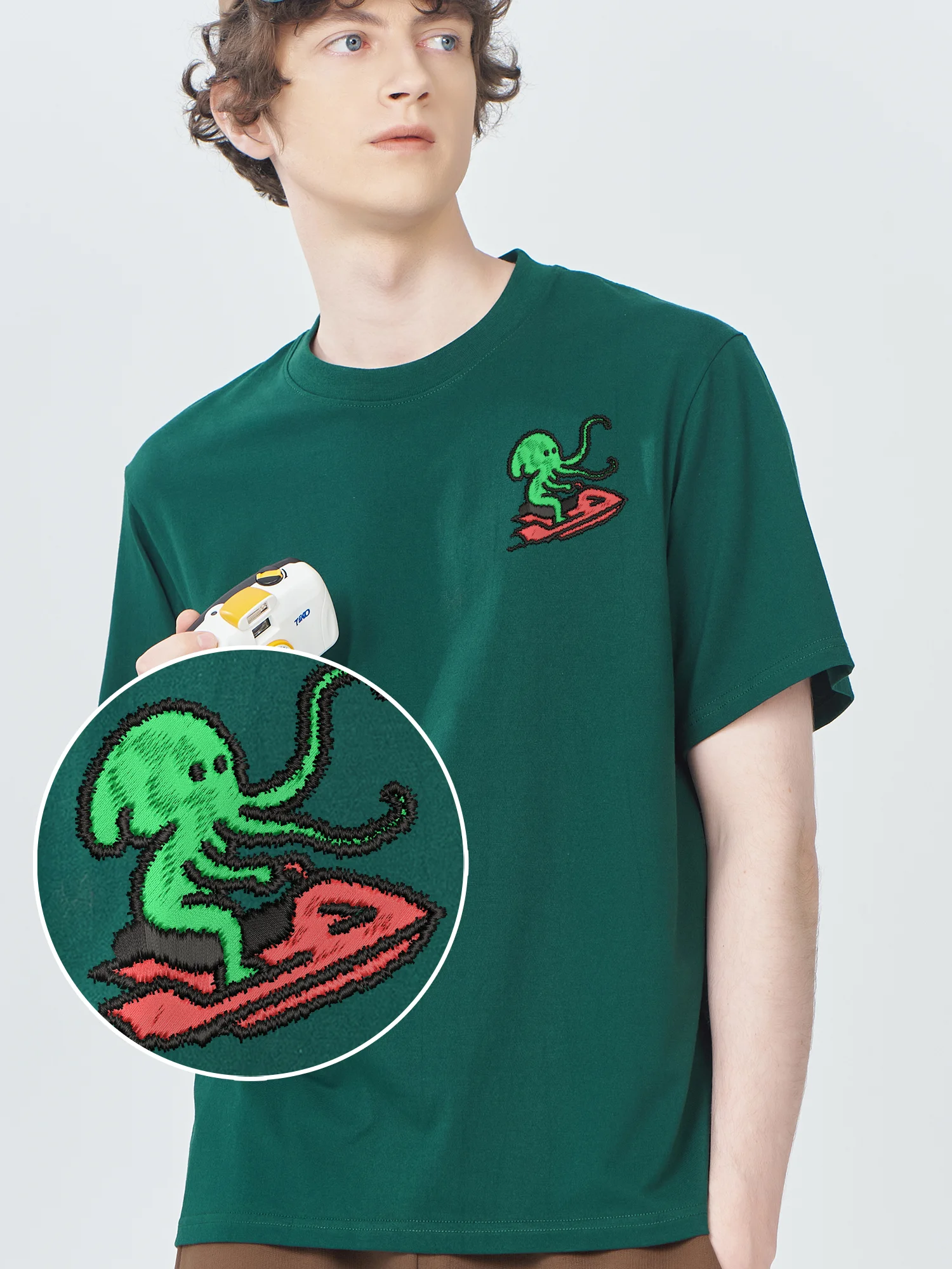 Devilfish Driving Motorboat Embroidered T-Shirt Graphic Cotton Streetwear Breathable Embroidery Short Sleeve Leisure
