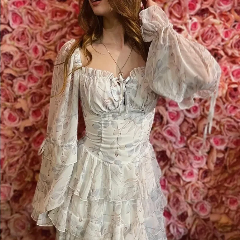 Camada plissado hem uma linha festa curto mini vestido elegante feminino lanterna manga longa envoltório gravata volta vestido de pescoço quadrado