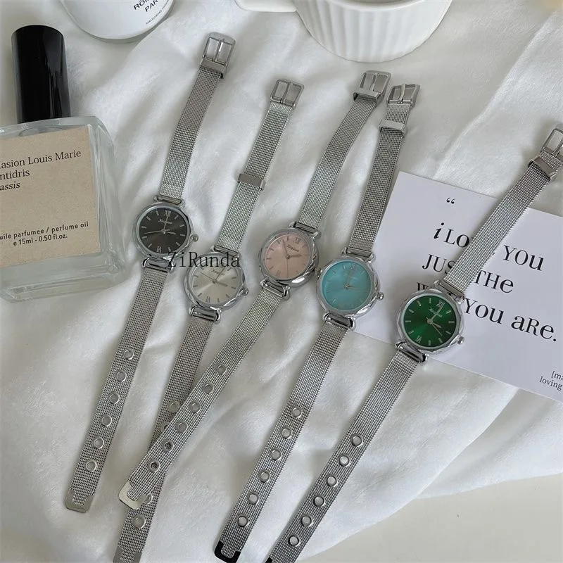Cinto de aço prateado relógio simples temperamento sofisticado mostrador pequeno