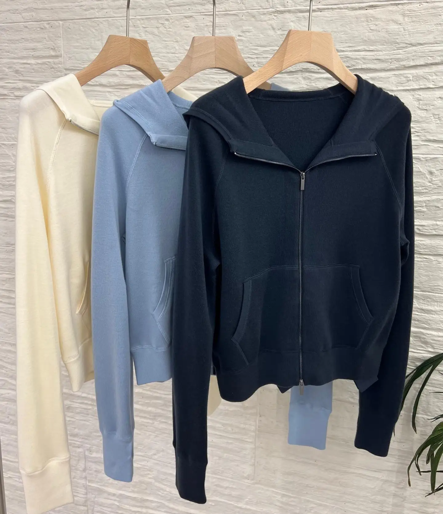 

Autumn-winter luxurious women's hooded zippered 100% merino wool knitted cardigan