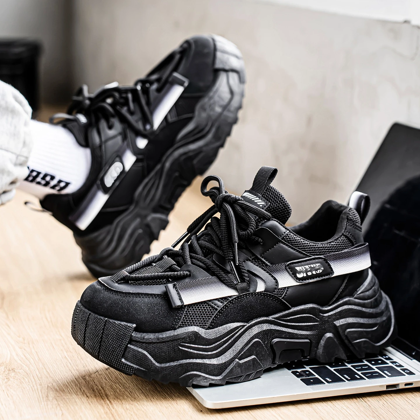 

Осень 2023, новые мужские туфли для папы с дышащей сеткой | Универсальные повседневные рабочие кроссовки с нескользящим лифтом