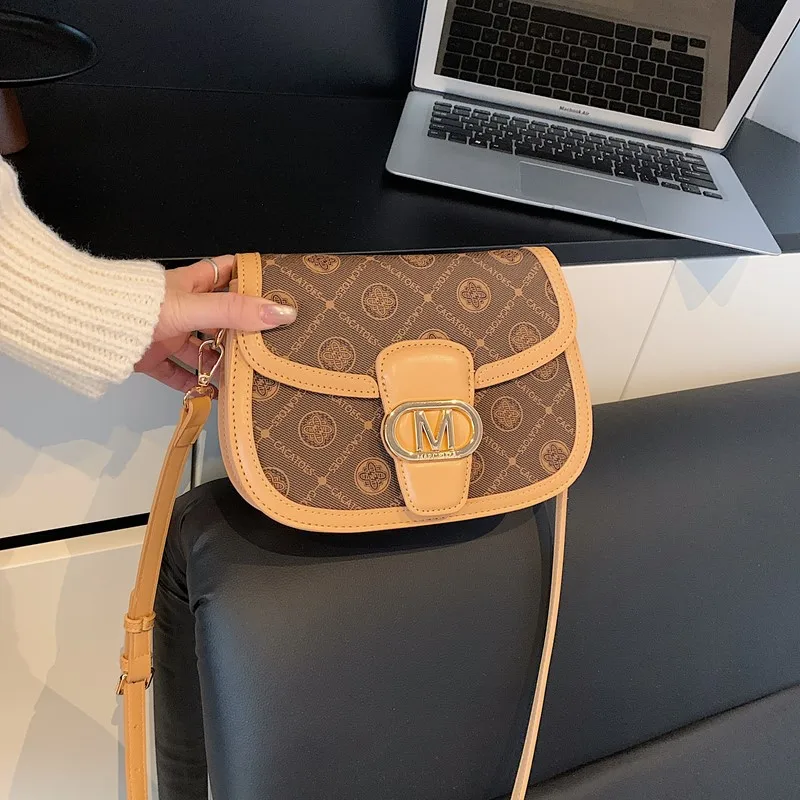 

Винтажная квадратная сумка осень-зима 202, нишевая сумка через плечо для женщин, ретро-сумка через плечо, минималистичная сумка «день-ночь», городская