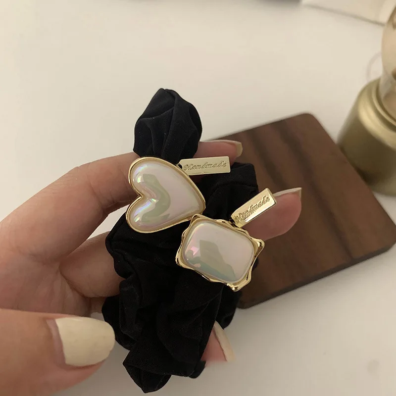 

2022 New Woman Three-dimensional Pearl Luster Hair Ties Rubber Band Lady Elegant Heart Hair Accessories Rope Rings Scrunchy