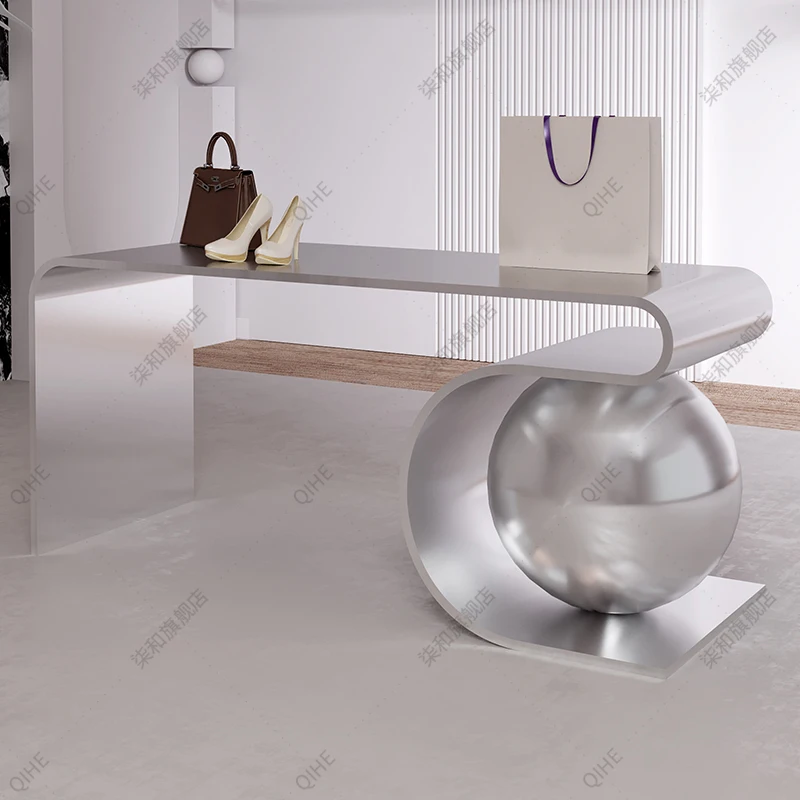 Clothing store stainless steel brushed Nakajima Taiwan flowing water platform store display table in the middle the store buyer