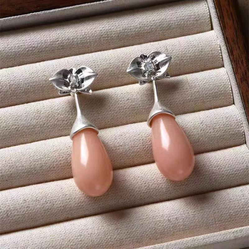 Vintage Fashion Pink Ceramic Orchid Earrings for Women Light Luxury High-end Celebrity Style Banquet Charm Jewelry Gift trend