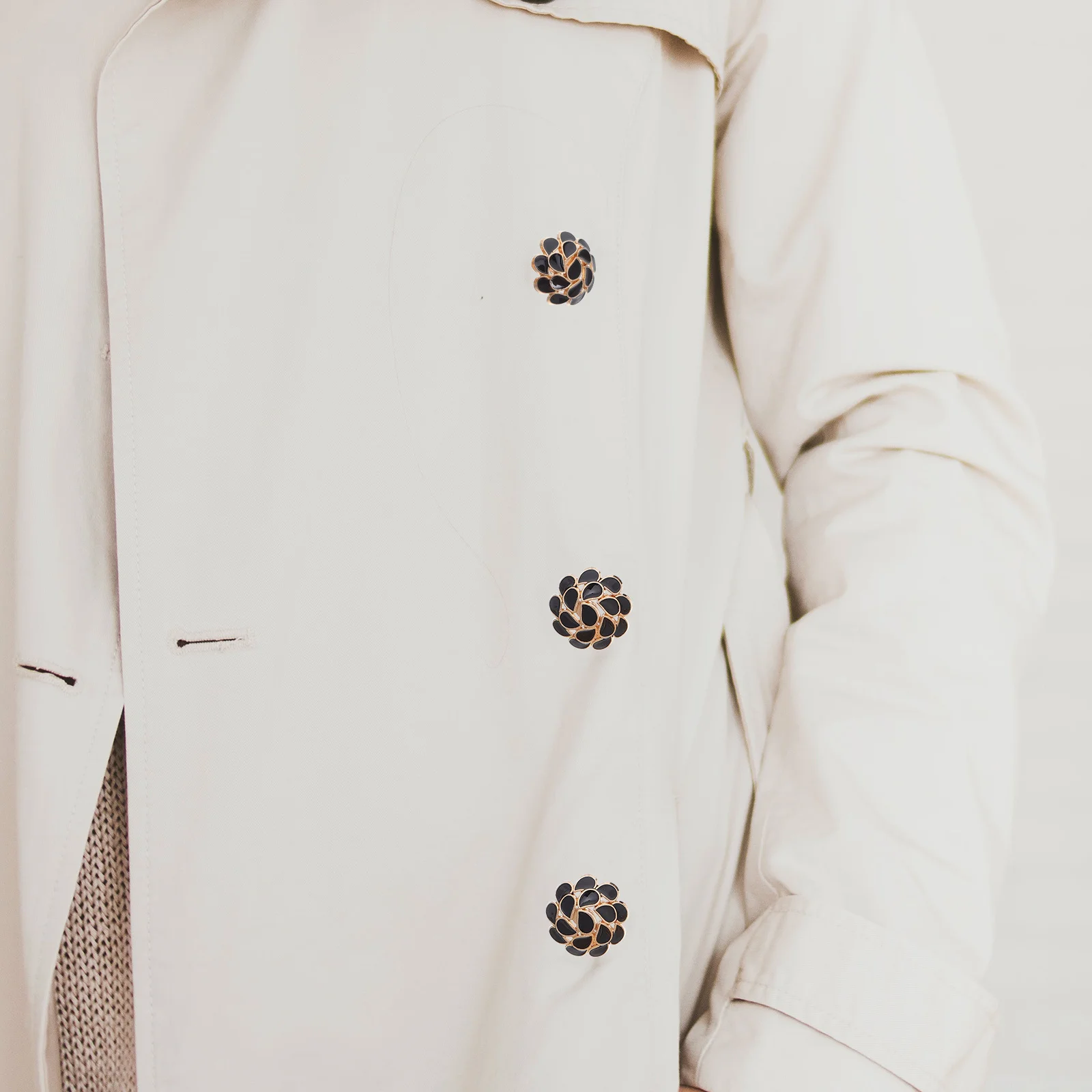 

30Pcs Retro Floral Metal Button 20mm Round Vintage Sewing Decoration Coats Jackets Black Sewing Button