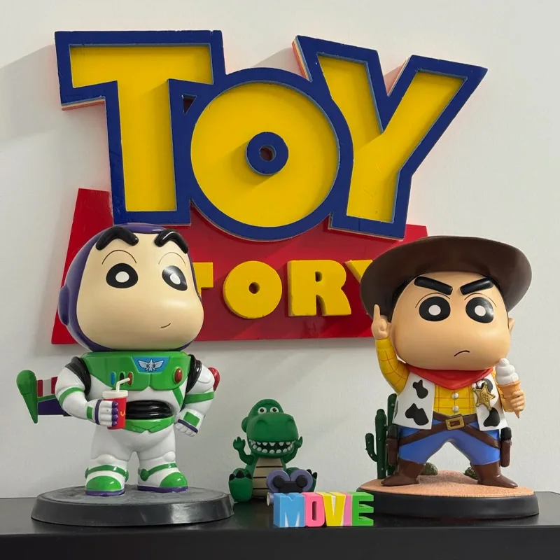 Crayón de dibujos animados Xiaoxin Cos Woody Buzz Lightyear figura de acción juguetes de moda adorno de coche decoración de escritorio colección de estatuas regalo