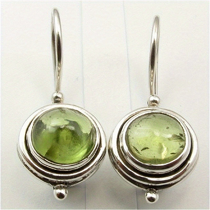 Exquisite Elegant Green Stone Round Pendant Earrings for Women's Vintage Charm Silvery Plated Banquet Jewelry Accessaries Crafts