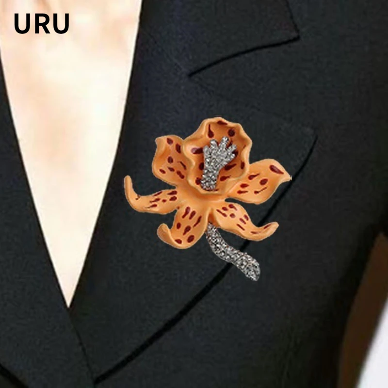 

Modern Jewelry Sweet Design Elegant Temperament Flower Brooches For Women Female Gifts Personality Popular Dropshipping