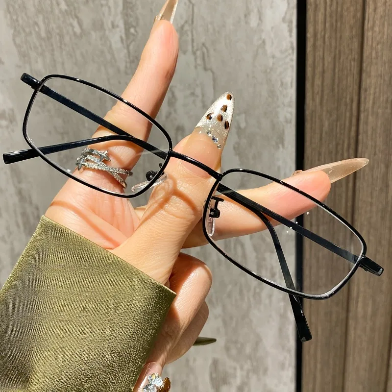 A Stylish Pair of Small-framed Glasses Inspired By European and American Trends Perfect for Students