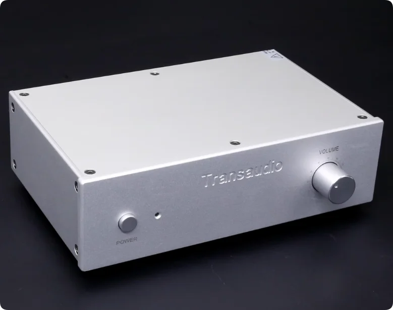 

Попередний усилитель аудиофильского класса CS/C7mini использует схему и параметры MBL6010D, с дизайном платы материнской дочки.
