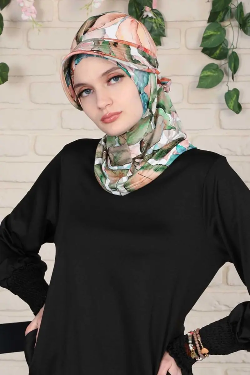 Gorro de algodón peinado con gorro negro