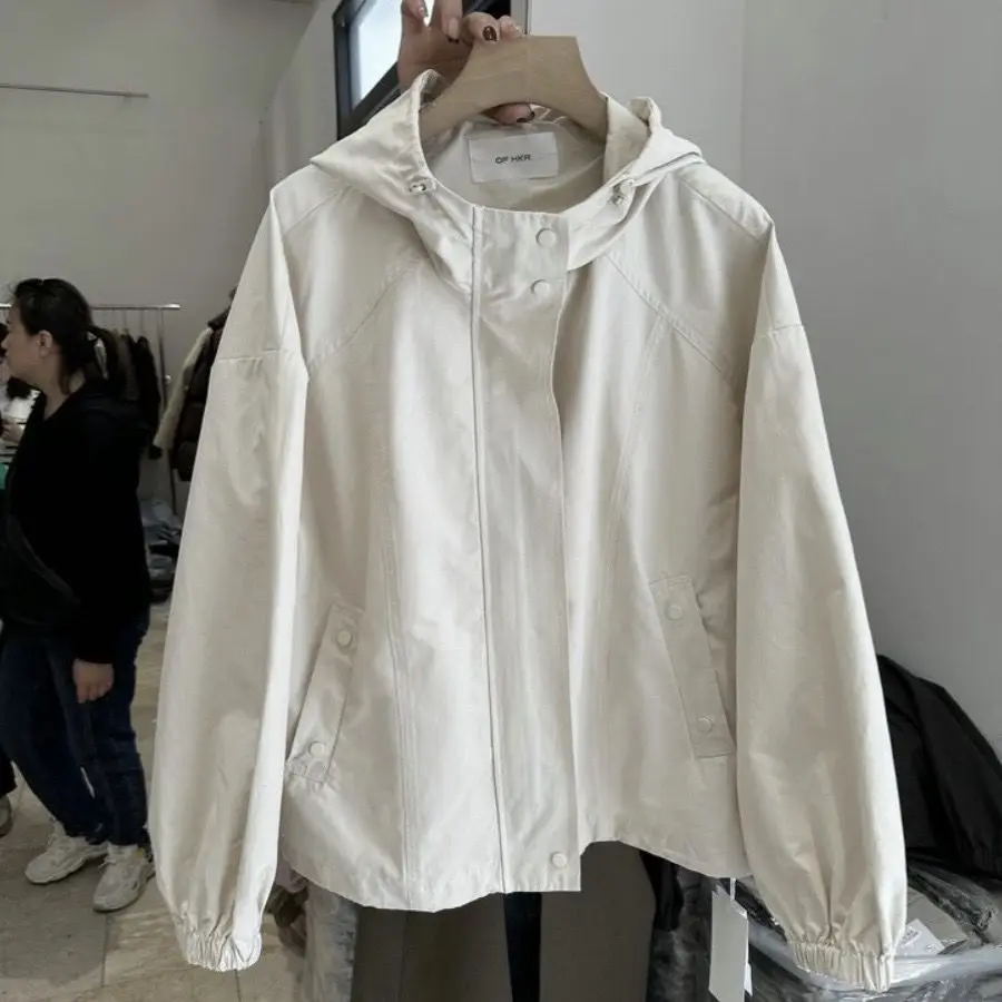 

2025 Spring And Autumn Windproof Leisure Versatile Jacket For Women Loose And Fashionable Design Commuting Jacket