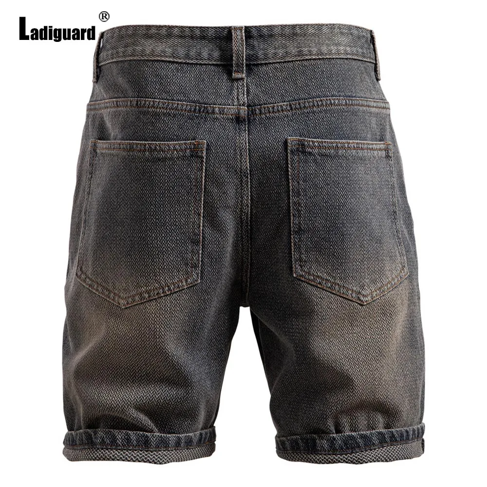 النمط الأوروبي 2025 الرجال الوقوف جيوب خمر الأساسية الدنيم السراويل منتصف الخصر موضة جينس قصير الرجال الدنيم الركبة طول السراويل جديد