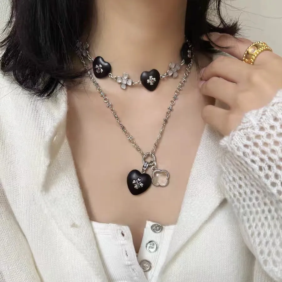 collar-de-sandalo-estilo-vintage-con-diseno-de-mariposa-y-flor-hecho-a-mano-en-pequenos-lotes-cadena-de-cobre-con-corazon-p