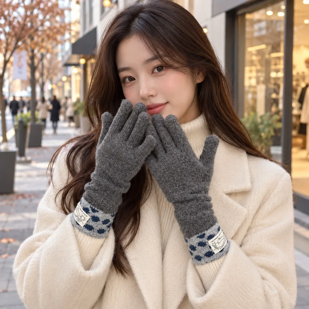 Women Winter Knit Gloves Soft Full Finger Handwear Leopard Pattern Long Cuffs for Outdoor Walking Driving Travel Cold Weather