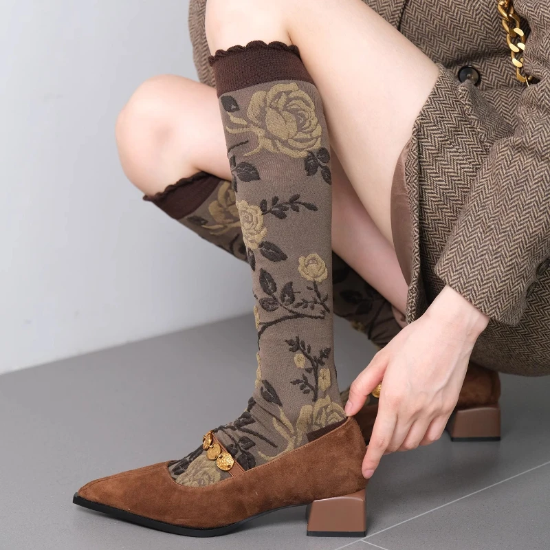 Autumn and Winter Women Stockings Rose Flower Embossment Retro Knee Socks Stockings Women Japanese JK Girl Calf Socks Stockings