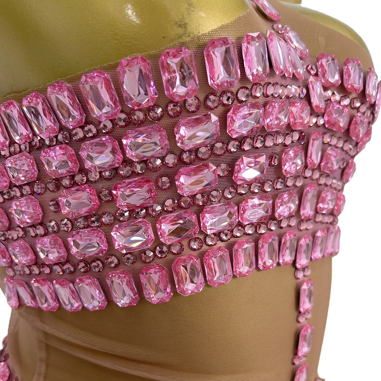 Vrouwen strapless nek hangende jurk roze diamant gewikkeld rok sexy illusie banketjurk toneelvoorstelling kostuum Fangtang