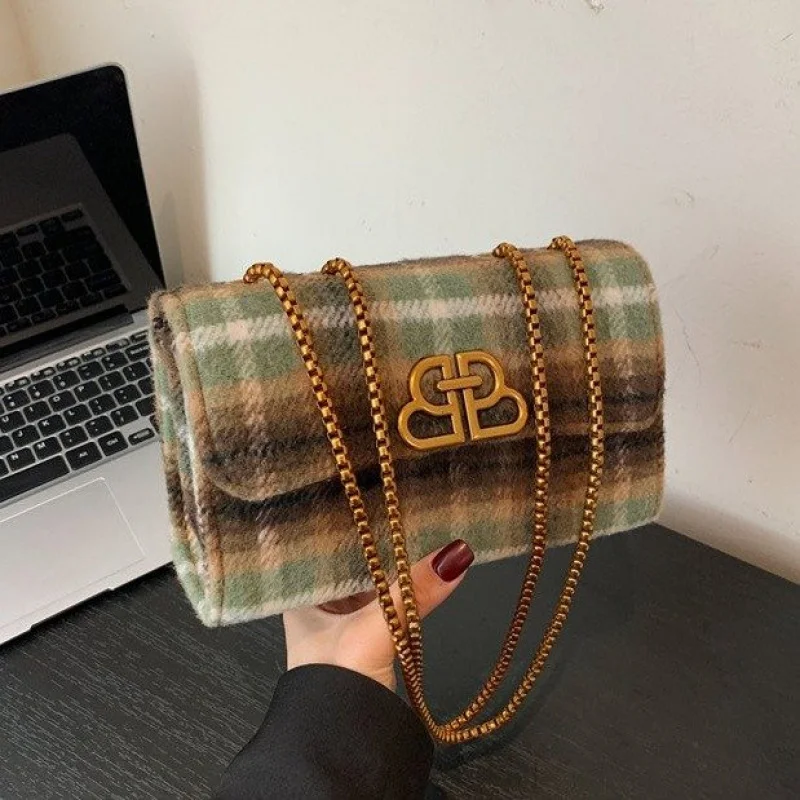 

Best Superstar Show Clutch Mini Bag in High-End Fashion with Elegant Leather and Unique Design for Women