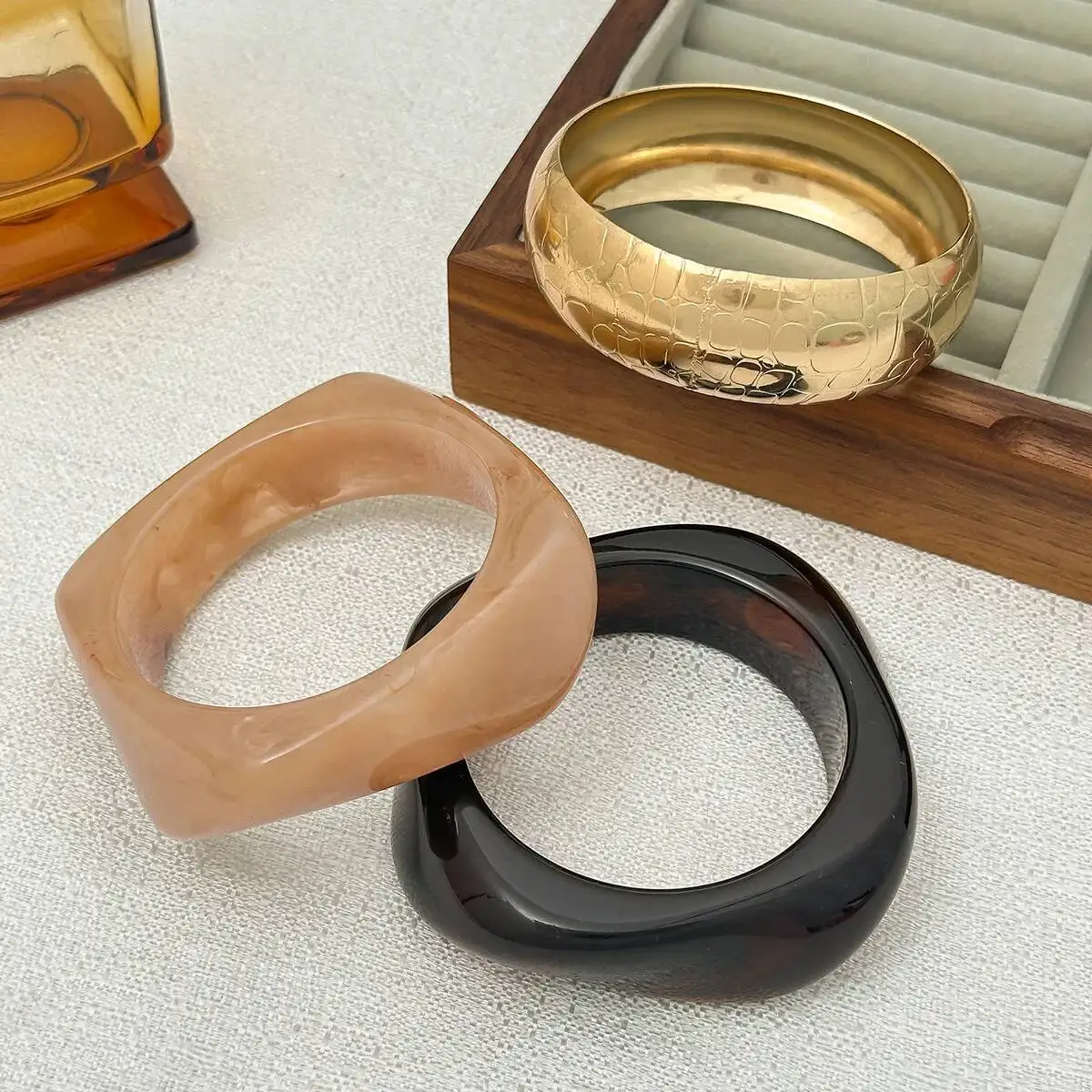 SHIXIN 3 أنماط أنيقة السلس الراتنج الاكريليك سميكة الإسورة للنساء جديد عصري هندسي جولة المعادن واسعة سوار مجوهرات الحفلات