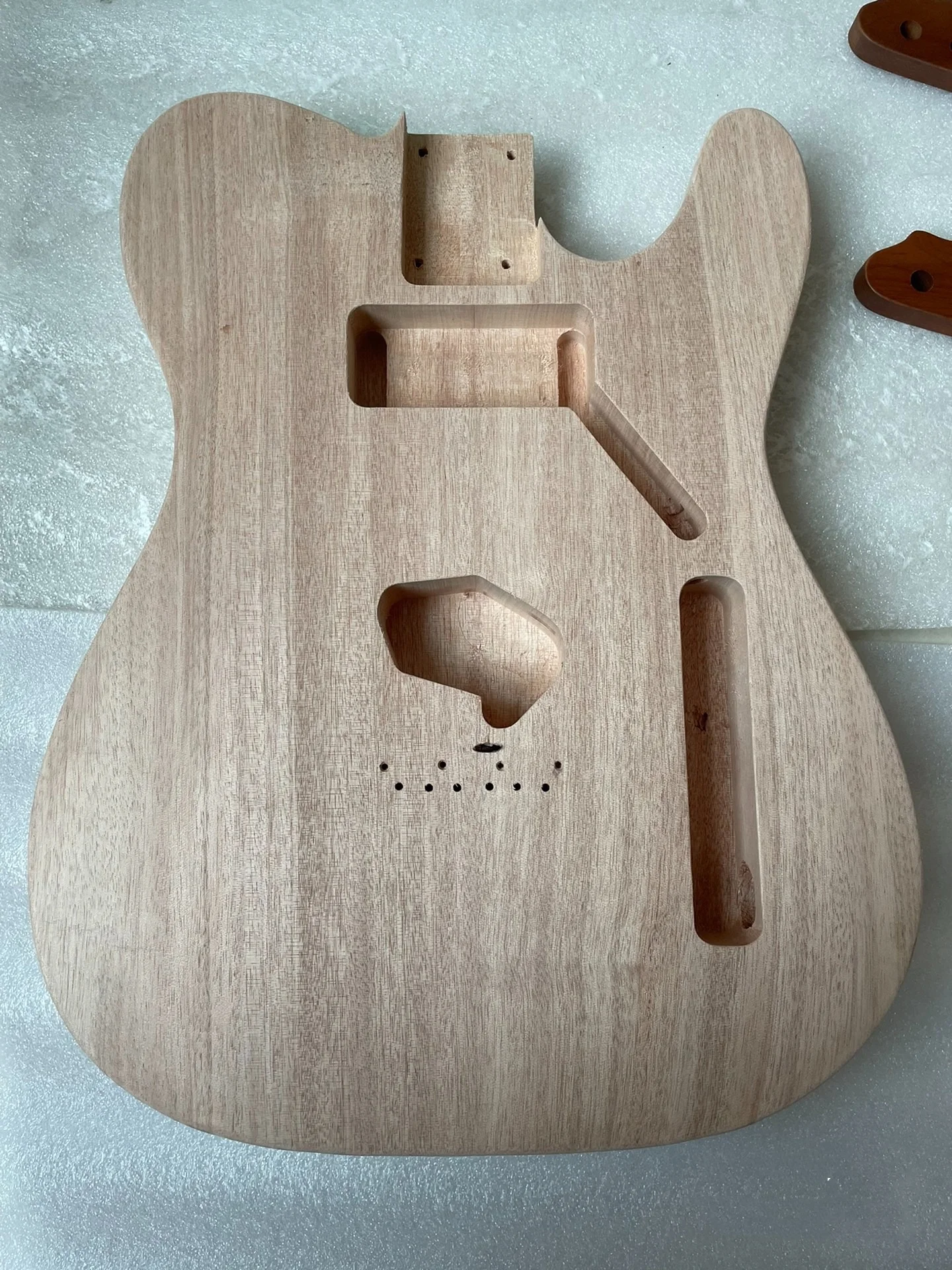 Two spliced mahogany wood electric guitar body, interface 5.6cm