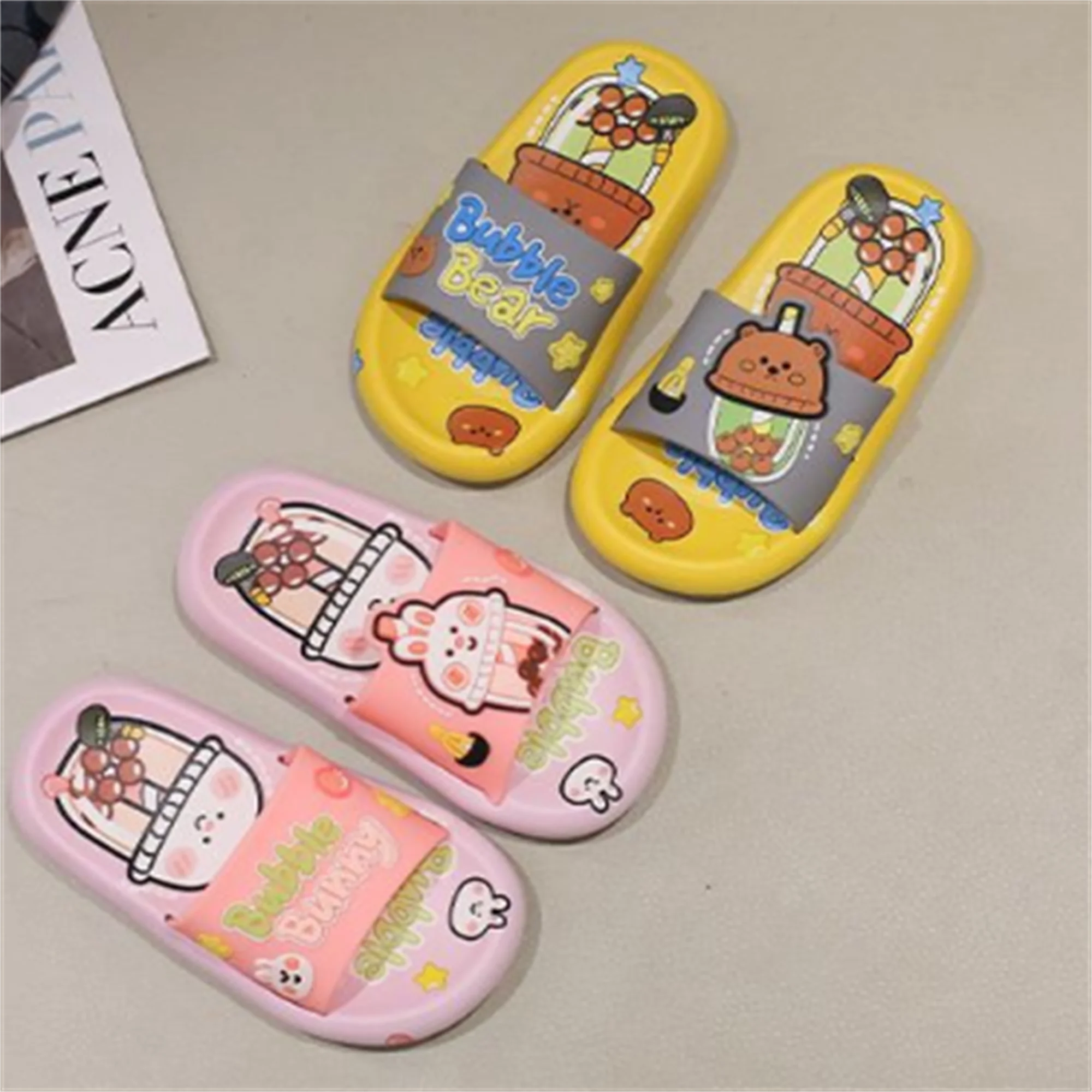 Children's slippers for men and women wearing cute summer sandals for men and women. Non slip large, medium, and small children'