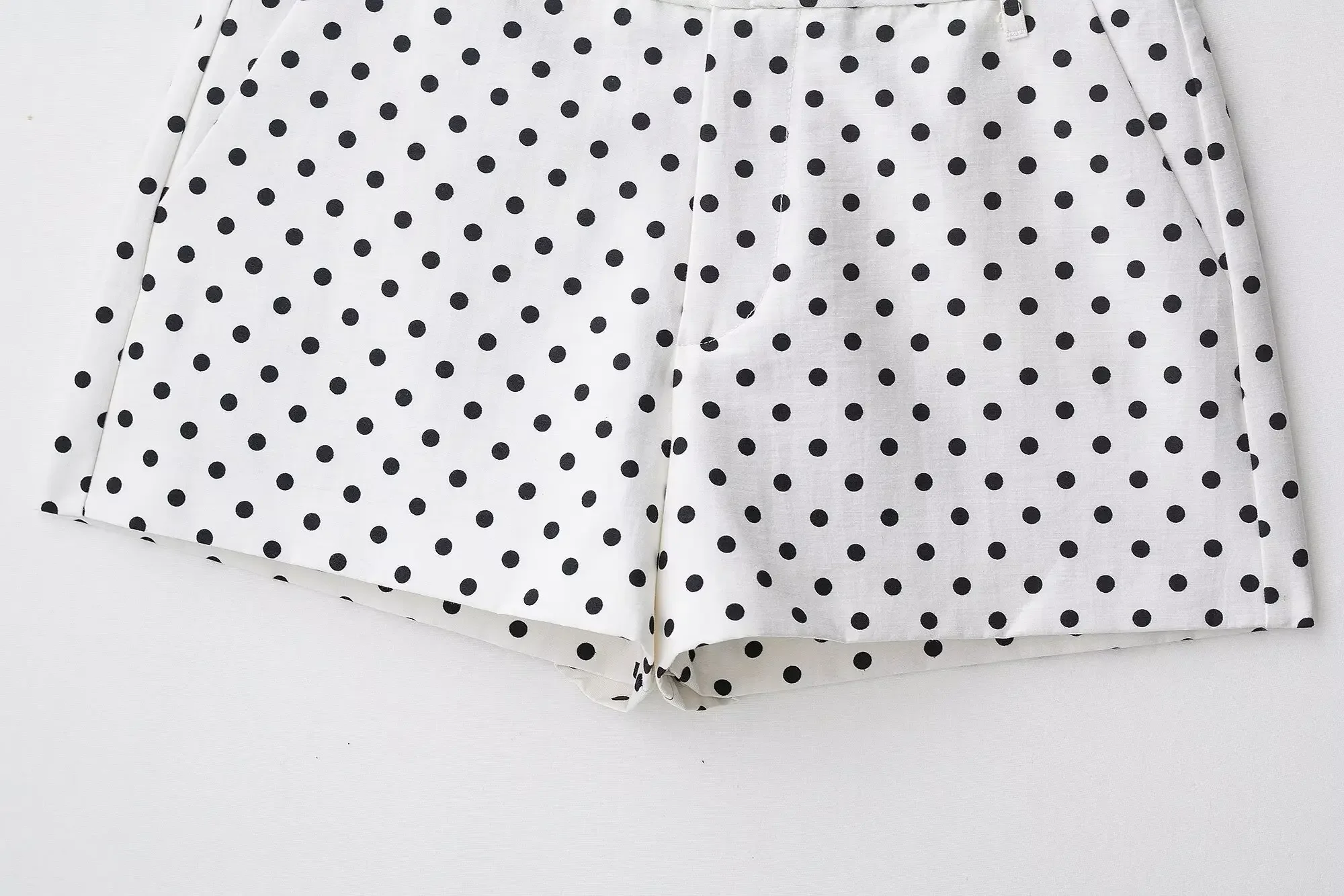 Damen-Set mit Polka Dots, 2-teilig, lässig, Stehkragen, langärmliges Crop-Top und Shorts mit hoher Taille, Outfit, Frühlingsmode, Streetwear – Detail 19