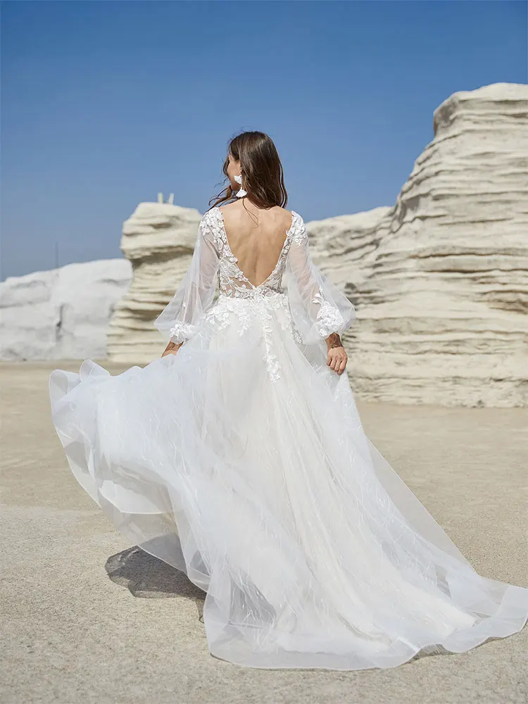 Luxury Wedding Dresses 2024 Long Sleeves Tulle Lace Appliques Backless Bridal Gown For Bride Party Gown