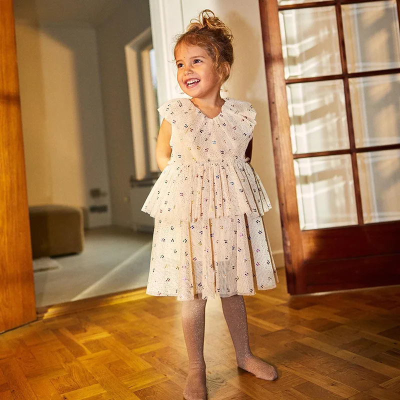 

Новая коллекция детской одежды Весна-Лето 2026: Платье с длинным рукавом и пайетками Ks, юбка-полусолнце со звездами, расшитое бисером, с рукавами-крылышками. В наличии.