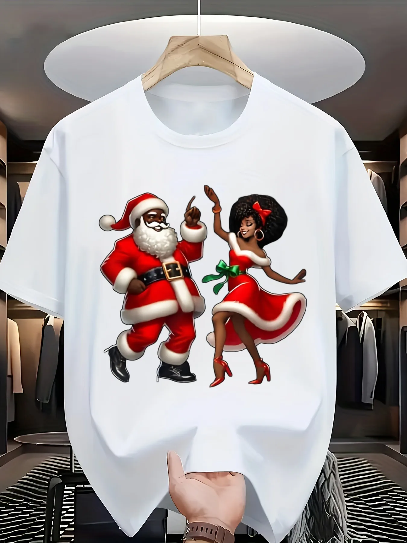African Santa Mrs. Claus Dancing Graphic T-Shirt Vintage Christmas Party Outfit Soft Breathable Crew Neck Unisex Holiday Gift for Men Sizes S to XXXL Machine Washable Men'S T-Shirt
