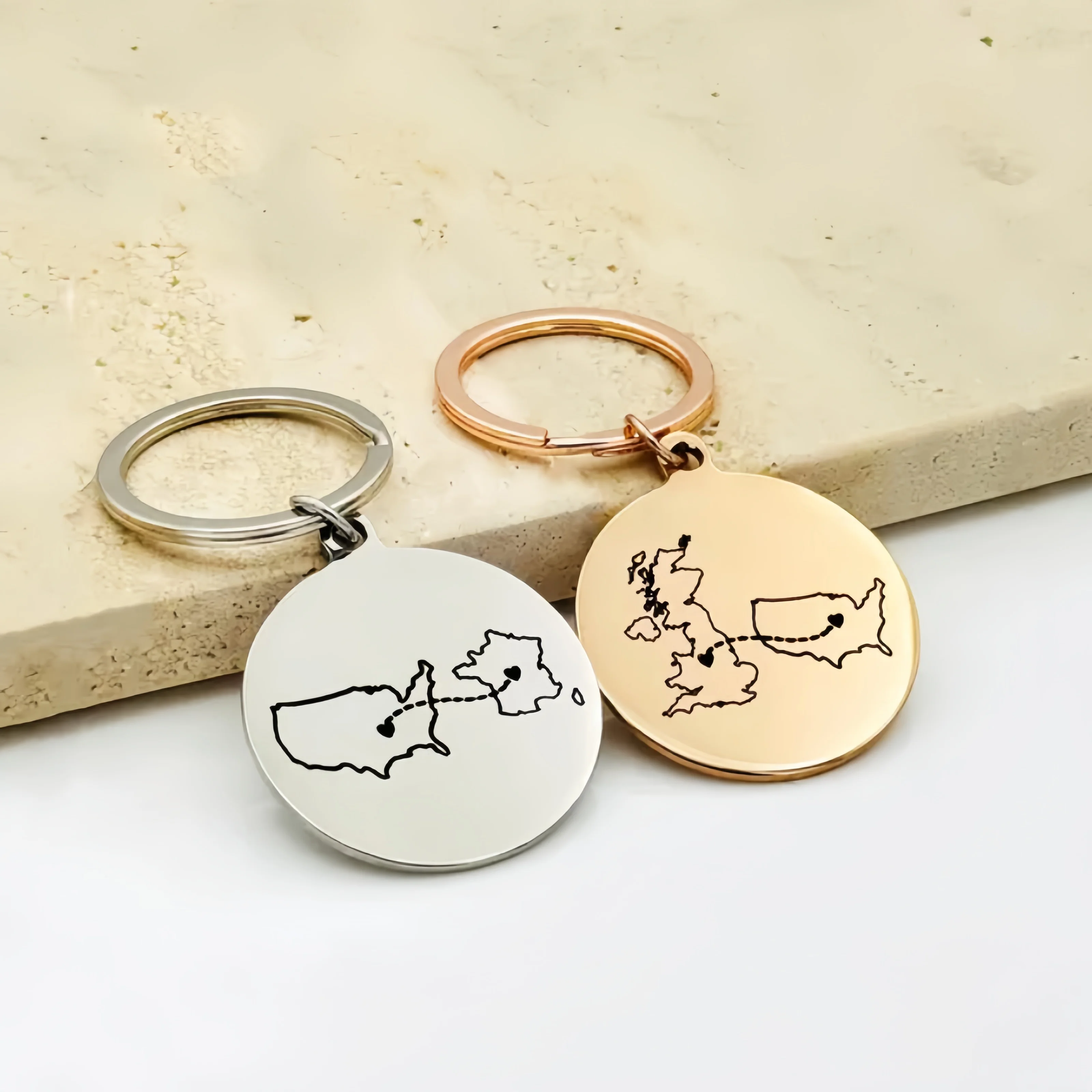 

Персонализированный брелок с картой штата, уникальный брелок из нержавеющей стали, подарок для пары, брелок с индивидуальной гравировкой, подарки с возможностью персонализации.