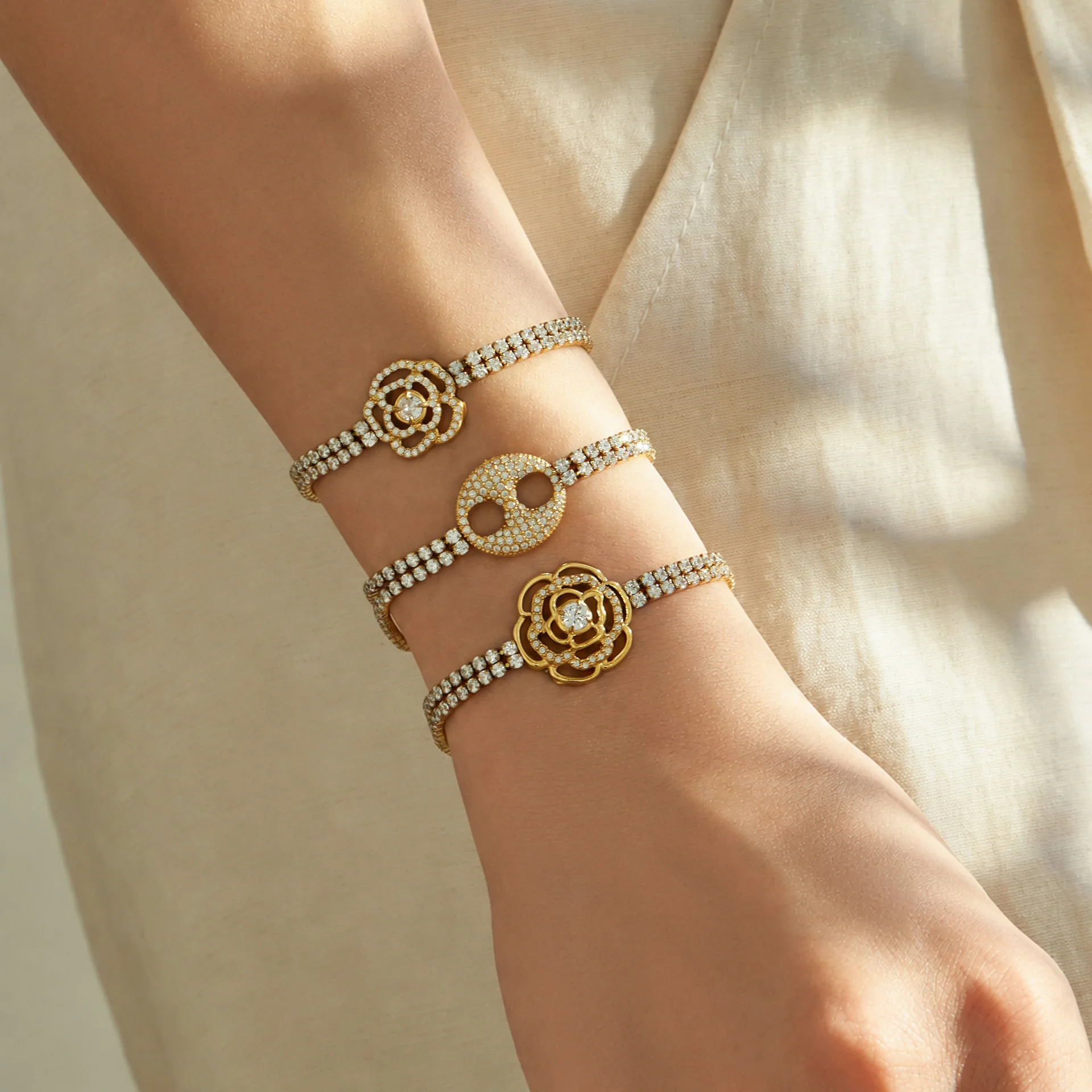 Schweinenasen-Blumen-Charm-Armband Tennis-Armband Edelstahl-Kettenarmband 18k Vergoldetes Armband mit Farbigen Zirkonen für Damen – Detail 4